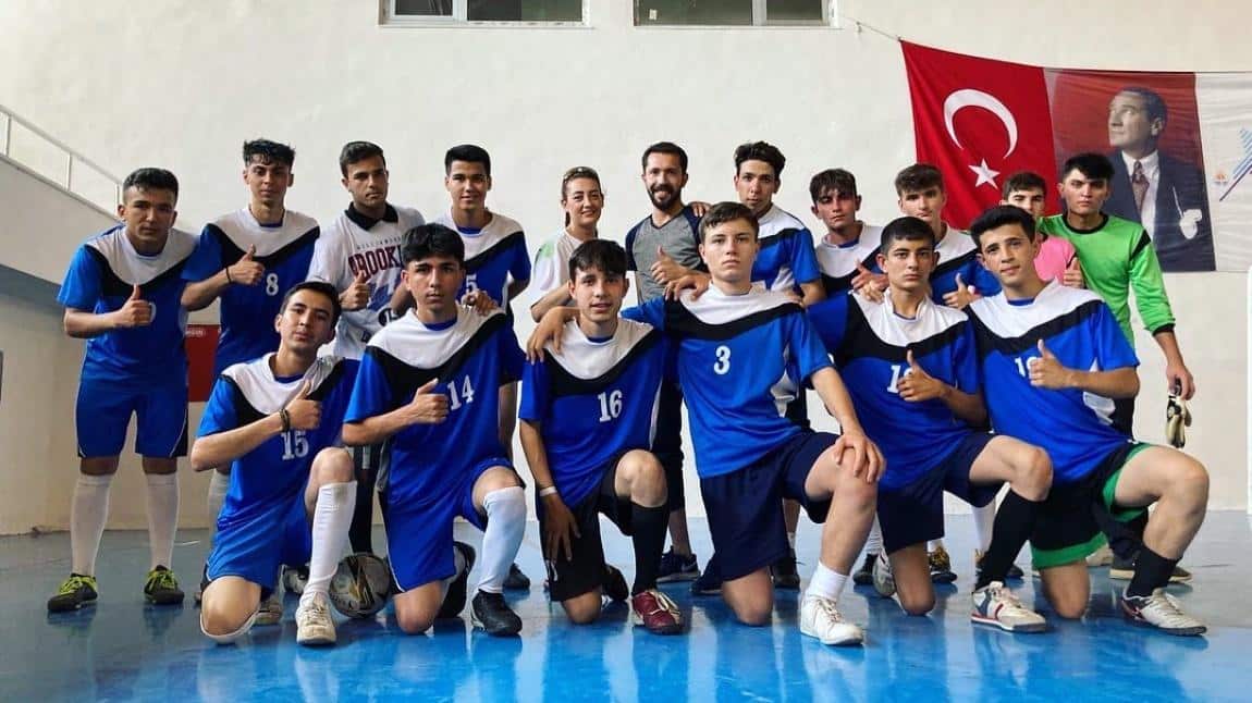 Okul Futsal Takımlarımız İlçede 2. Olmuştur.