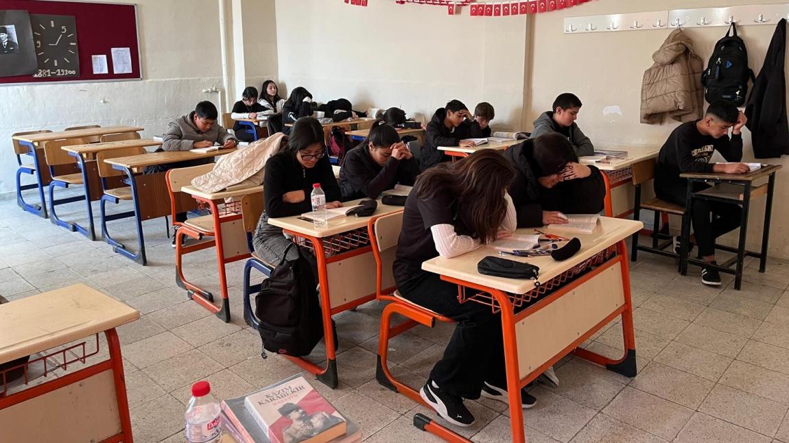 Okulumuzda 'Adana Okuyor Projesi' Kapsamında Okuma Saatleri Devam Ediyor